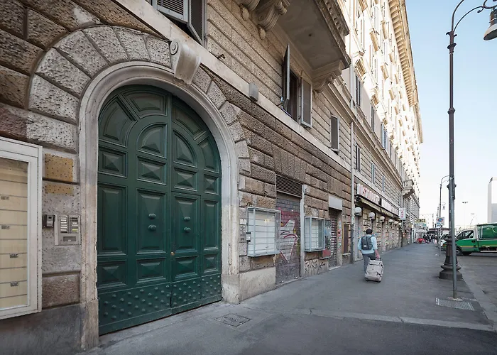 Roma Station House